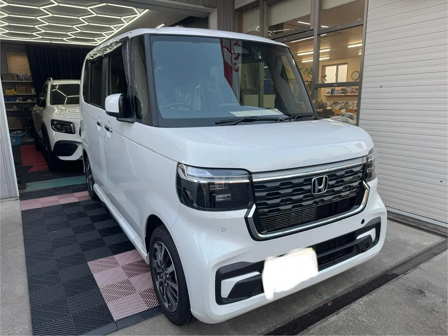 オーダーをいただきましたS様の大切なNBOXカスタムへのナビ...