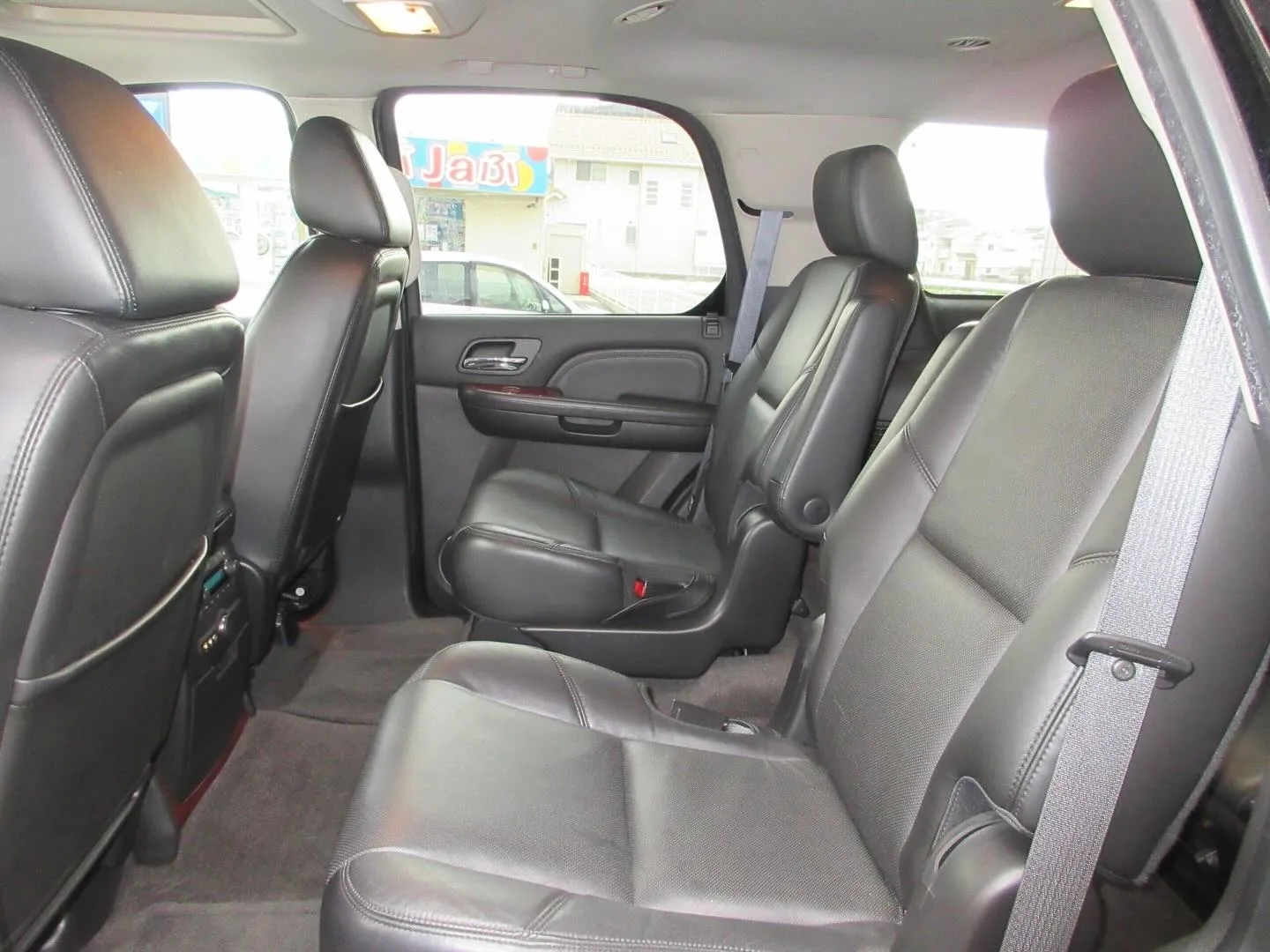 🚗✨ 2009年モデルのキャデラックエスカレードが三井物産正...