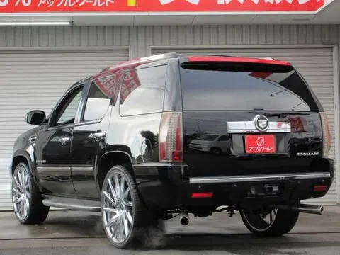 🚗✨ 2009年モデルのキャデラックエスカレードが三井物産正...